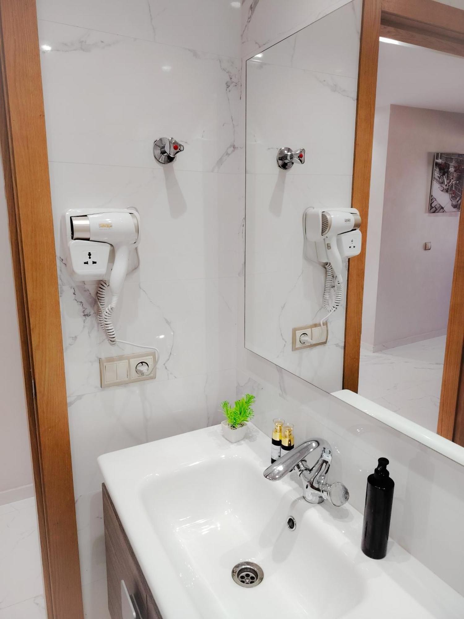 Super Apartement Totalement Neuf A Cote De Marjane Avec La Climatisation Et Wifi Танжер Экстерьер фото